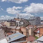 з оглядовою терасою на вулиця свободи 35 Apartamento *