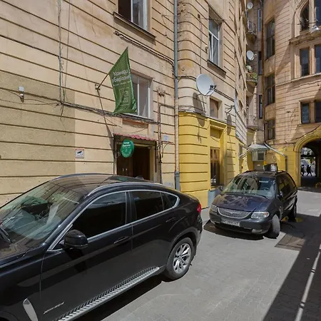 з оглядовою терасою на вулиця свободи 35