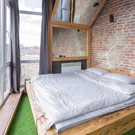 з оглядовою терасою на вулиця свободи 35 * Львів