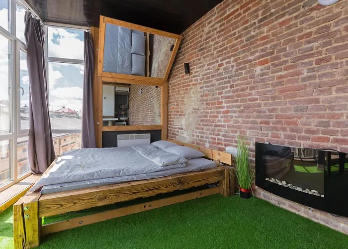 з оглядовою терасою на вулиця свободи 35 Lviv