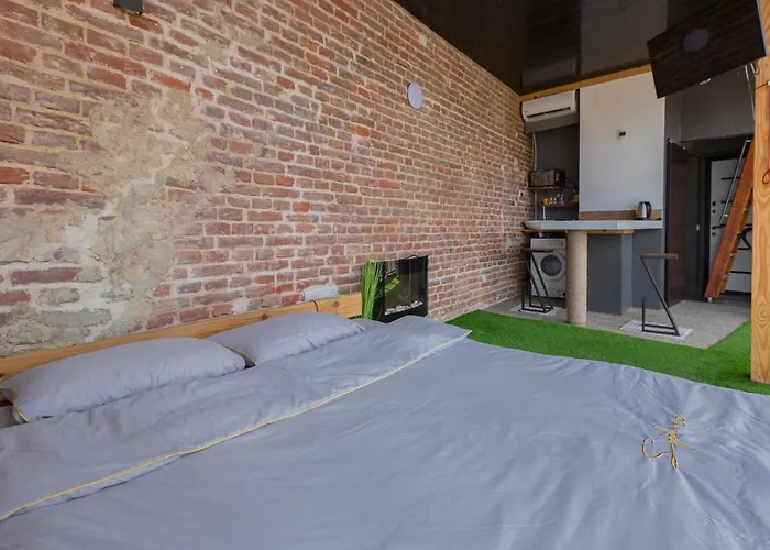 з оглядовою терасою на вулиця свободи 35 * Lviv