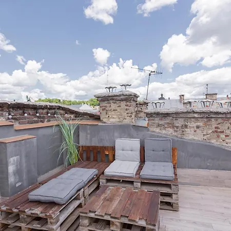 Daire з оглядовою терасою на вулиця свободи 35