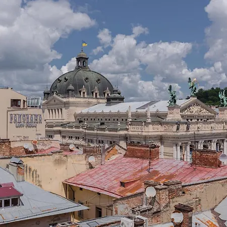 Daire з оглядовою терасою на вулиця свободи 35 *