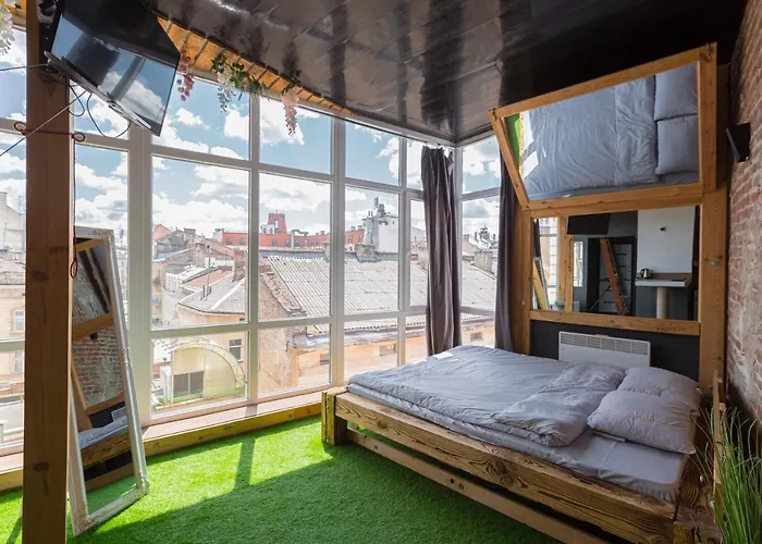 з оглядовою терасою на вулиця свободи 35 *