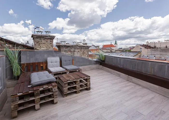 з оглядовою терасою на вулиця свободи 35 *